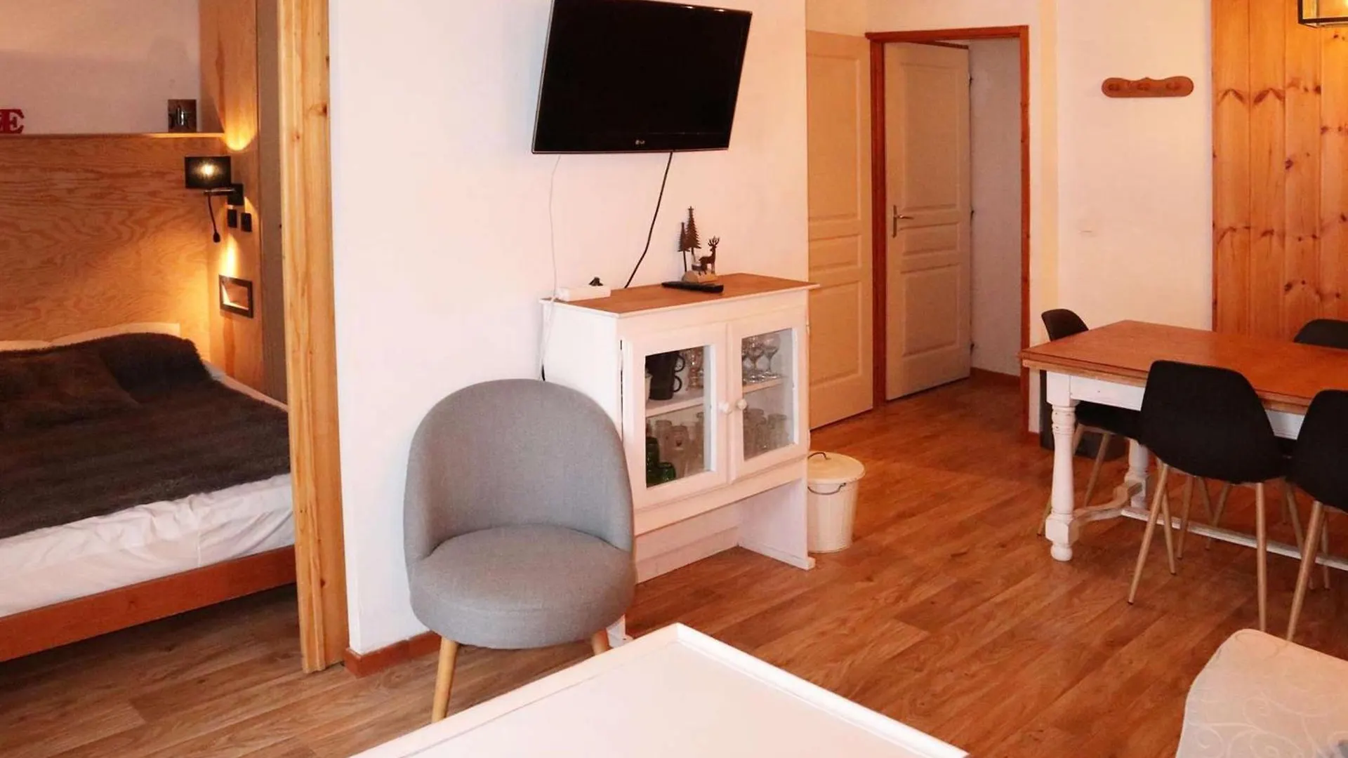 Appartement Duplex 3 Pieces 8 Pers, Piscine Et Sauna, Ski Aux Pieds, Animaux Admis - Fr-1-322-657 Les Orres